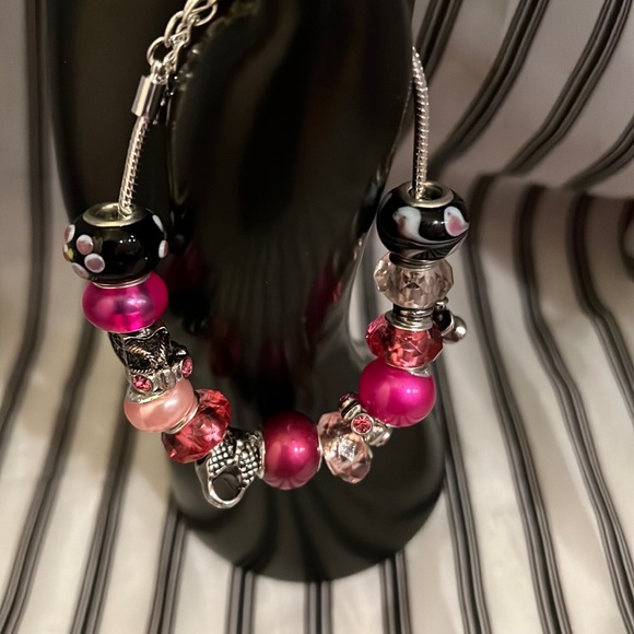 ** 3/$21 **  Mix Match Shop till You Drop Handmade Bracelet - Picture 1 of 6